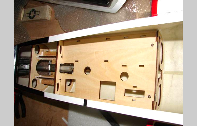 ジェットラジコンT-45 機体内部画像1