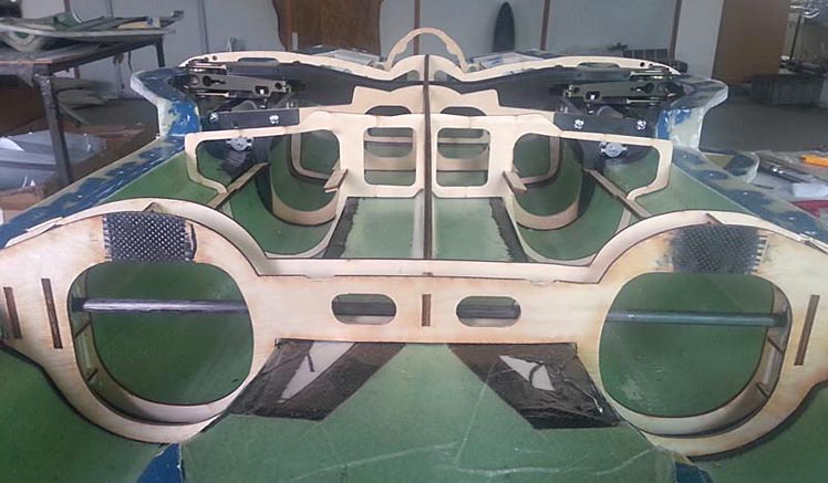 スカイマスターSkymaster F14内部