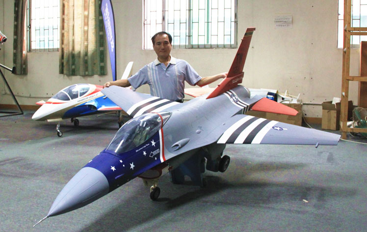 スカイマスターSkymaster F16 1/5L塗装11